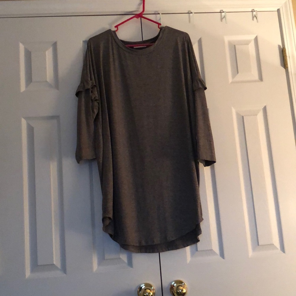 Ruffle sleeve top